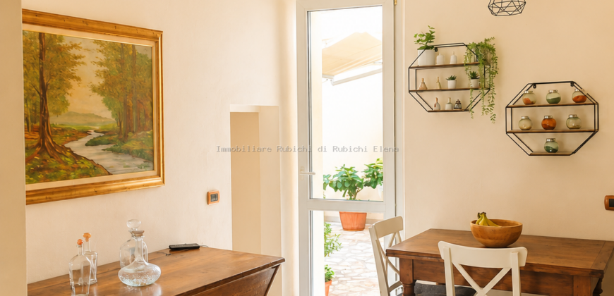 Vendita trilocale con giardino