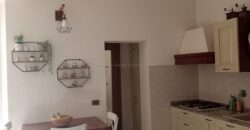 Vendita trilocale con giardino