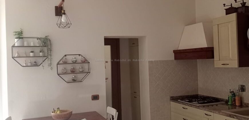 Vendita trilocale con giardino