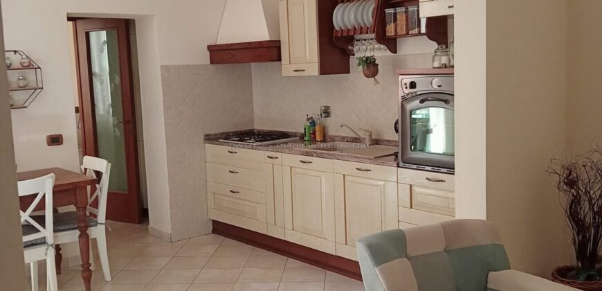 Vendita trilocale con giardino