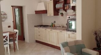 Vendita trilocale con giardino