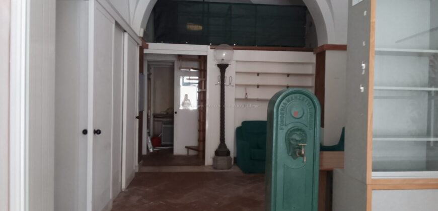 Affittasi fondo commerciale – Zona Centrale