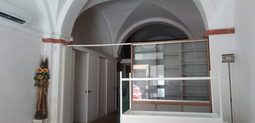 Affittasi fondo commerciale – Zona Centrale