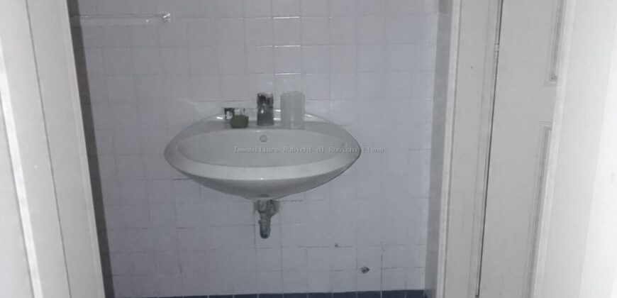 Affittasi fondo commerciale – Zona Centrale