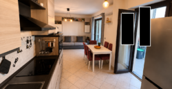 VENDESI APPARTAMENTO CON TERRAZZA, GIARDINO E AMPIO GARAGE