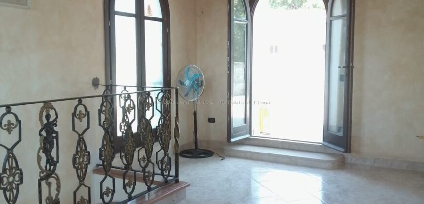 Affittasi bilocale con grande terrazza