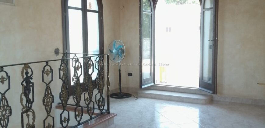 Affittasi bilocale con grande terrazza