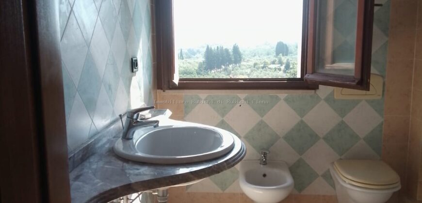 Affittasi bilocale con grande terrazza