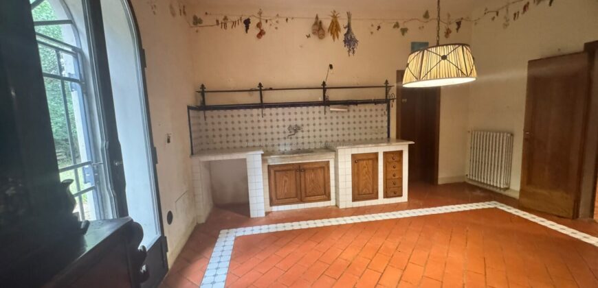 AFFITTASI SPLENDIDO APPARTAMENTO CON GIARDINO E POSTO AUTO