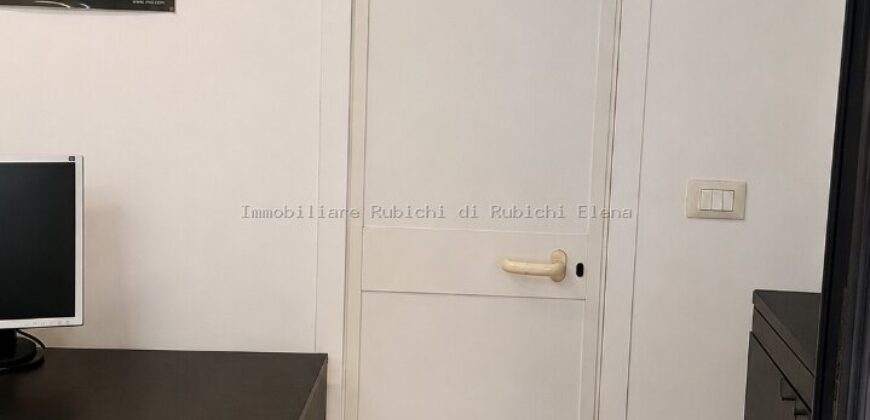 VENDITA FONDO COMMERCIALE RISTRUTTURATO – ZONA CAVOUR