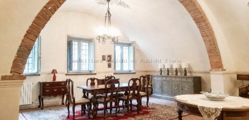 FAUGLIA – IL FASCINO DELLA CAMPAGNA, IN UNA CASA DA SOGNO