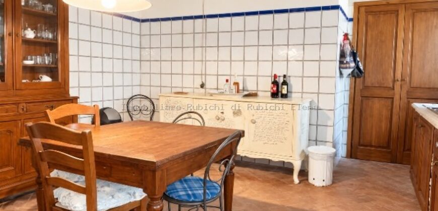 FAUGLIA – IL FASCINO DELLA CAMPAGNA, IN UNA CASA DA SOGNO