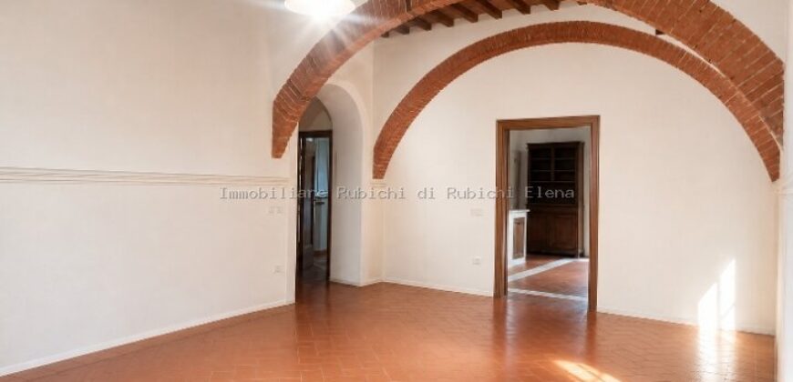 AFFITTASI SPLENDIDO APPARTAMENTO CON GIARDINO E POSTO AUTO