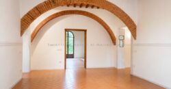 AFFITTASI SPLENDIDO APPARTAMENTO CON GIARDINO E POSTO AUTO
