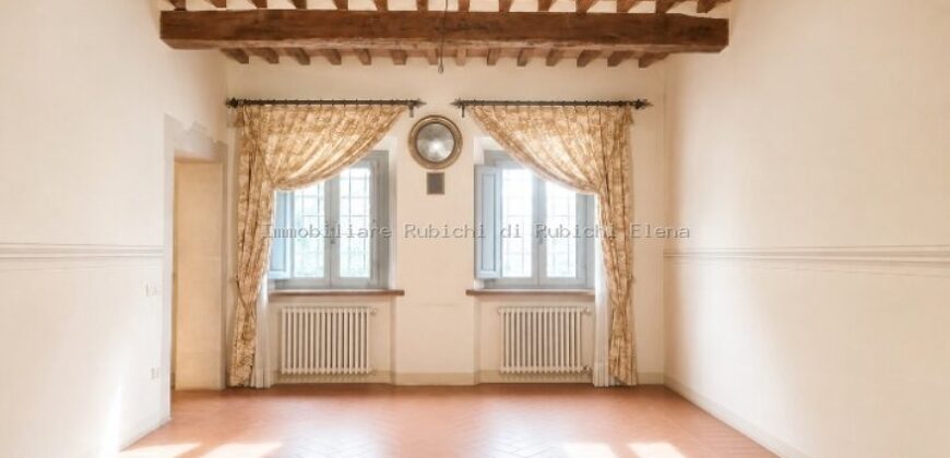 AFFITTASI SPLENDIDO APPARTAMENTO CON GIARDINO E POSTO AUTO